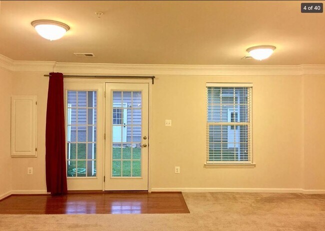 Foto del edificio - Large Townhome in Wormans Mill!
