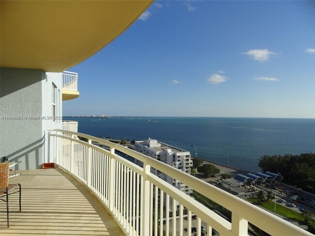 Building Photo - 2475 Brickell Ave