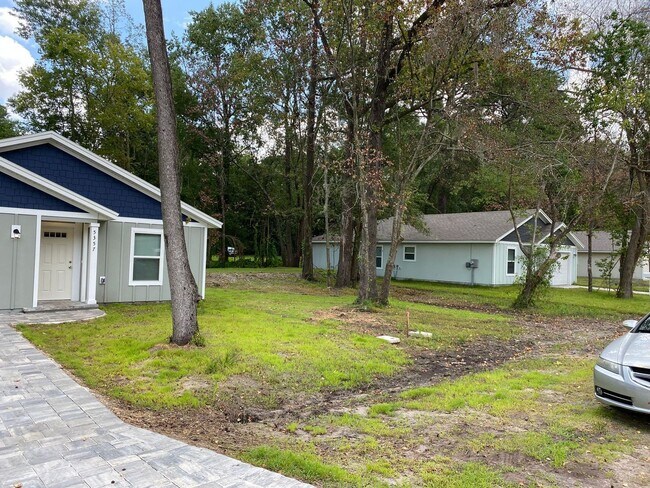 Foto del edificio - 5357 Oak Trail Ln