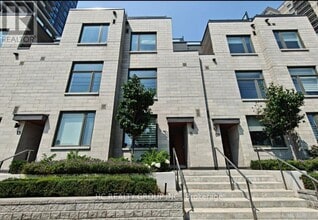 Building Photo - 270 Davenport Rd