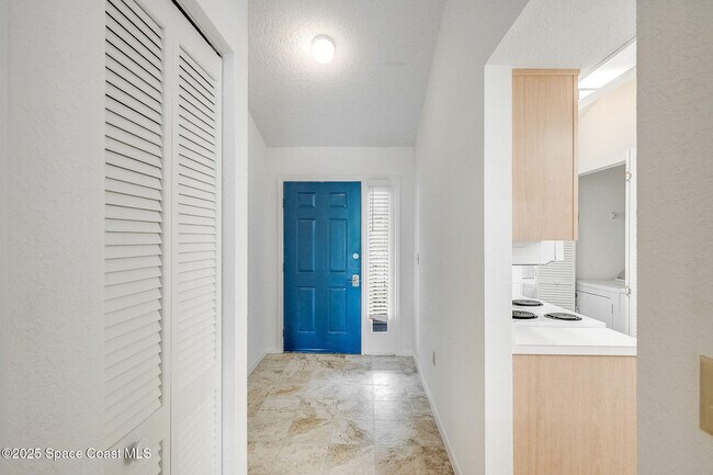 Foto del edificio - 575 Shadow Wood Ln