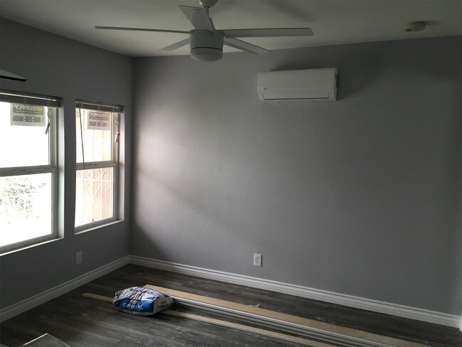 Foto del edificio - 1838 E 7th St