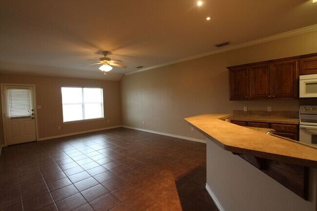 Foto del edificio - 3 Bedroom 2 Bath Duplex in Lindale ISD! Yo...