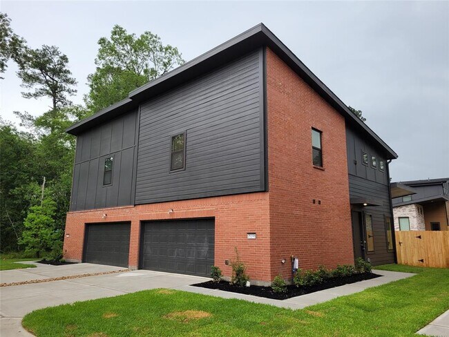 Building Photo - 2519 Appian Way