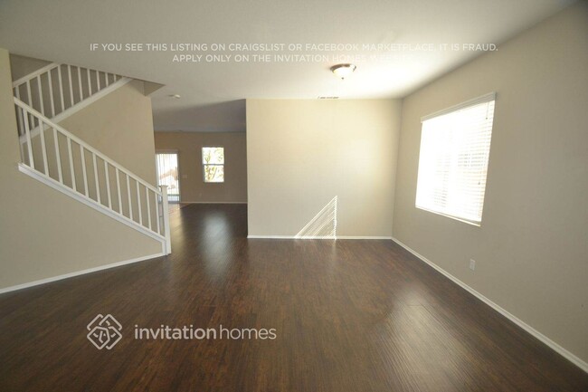 Building Photo - 12887 Oakdale St