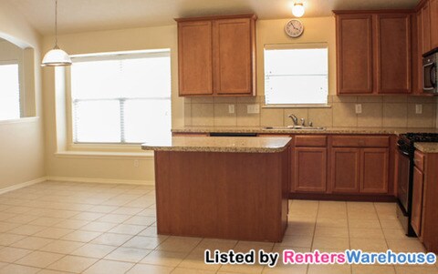Building Photo - 7551 Summerdale Dr