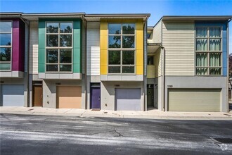 Building Photo - 1360 Peter Haughton Way
