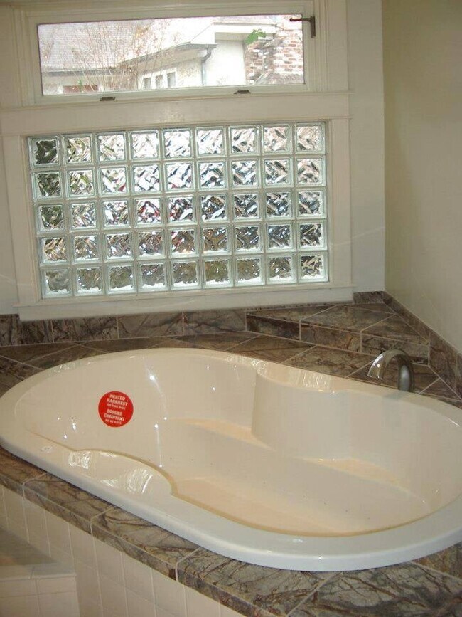 Foto del edificio - 2475 Harvard Ave