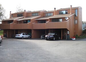 Building Photo - 2161 Eastview Pl