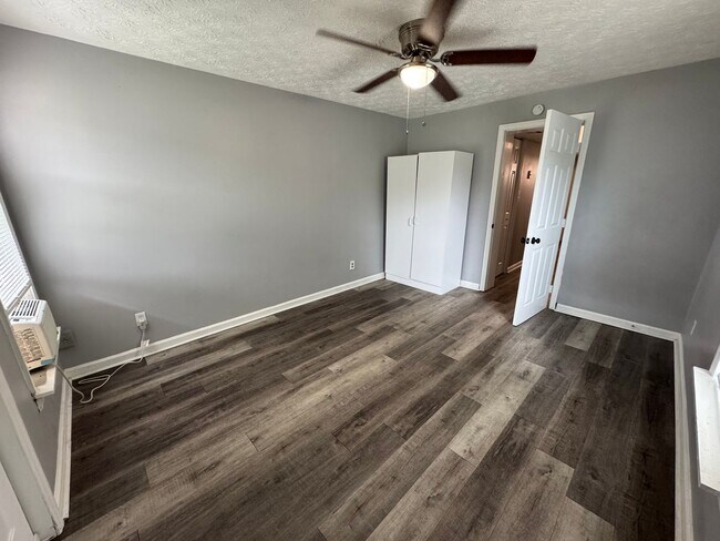Foto del edificio - 1354 Cave Spring Rd SW