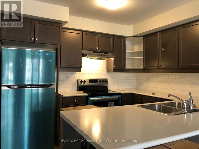 Building Photo - 888 Cactus Point