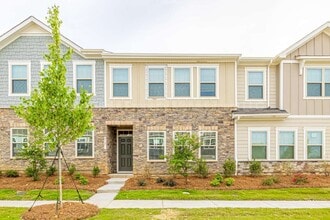 Building Photo - 317 Planters Trace Ln