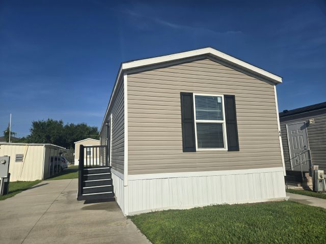 Building Photo - 44 Stebbins Dr