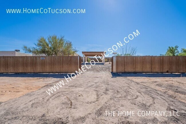 Building Photo - AVAILABLE NOW! **Short & Long term leases ...