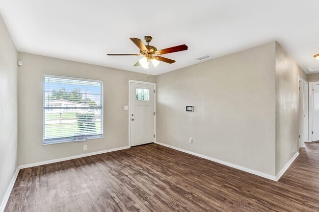 Foto del edificio - 4210 Gallimore St