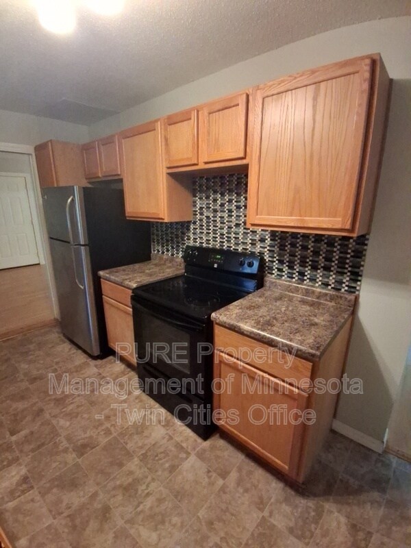 Foto del edificio - 10030 Redwood St NW