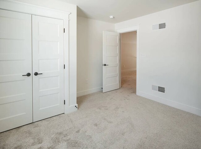 Building Photo - 110 Brook Meadow Cir