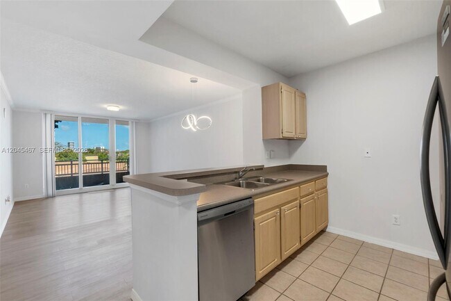 Foto del edificio - 2665 SW 37th Ave