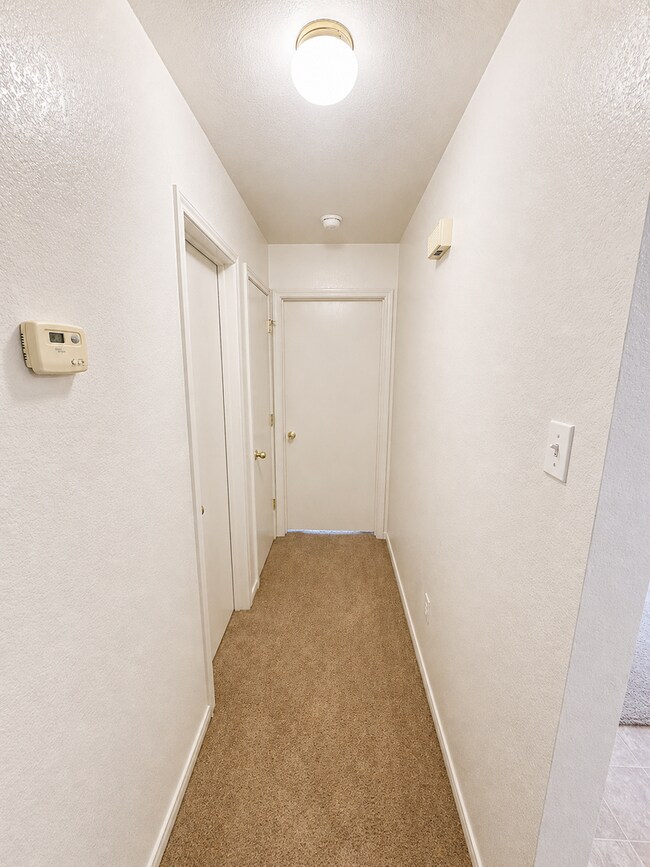 Foto del edificio - AVAILABLE MID JUNE; APPLY TODAY ON OUR WEBSITE!!!