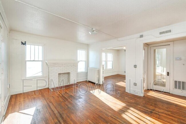 Building Photo - 610 Wellington Ct