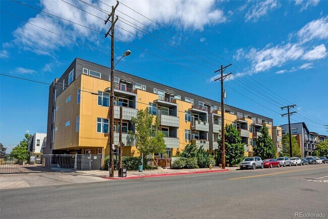 Foto del edificio - Sunny 3rd floor RiNo Corner Unit Condo- Gr...