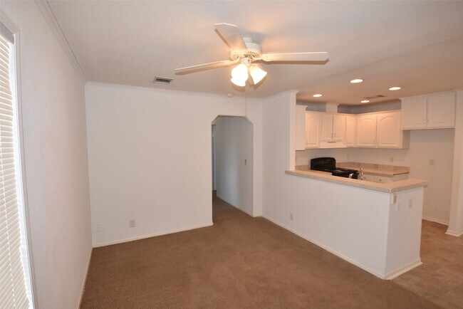 Foto del edificio - 10010 Sugarvine Ln