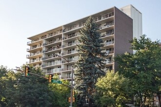 Building Photo - 421 S Howes St
