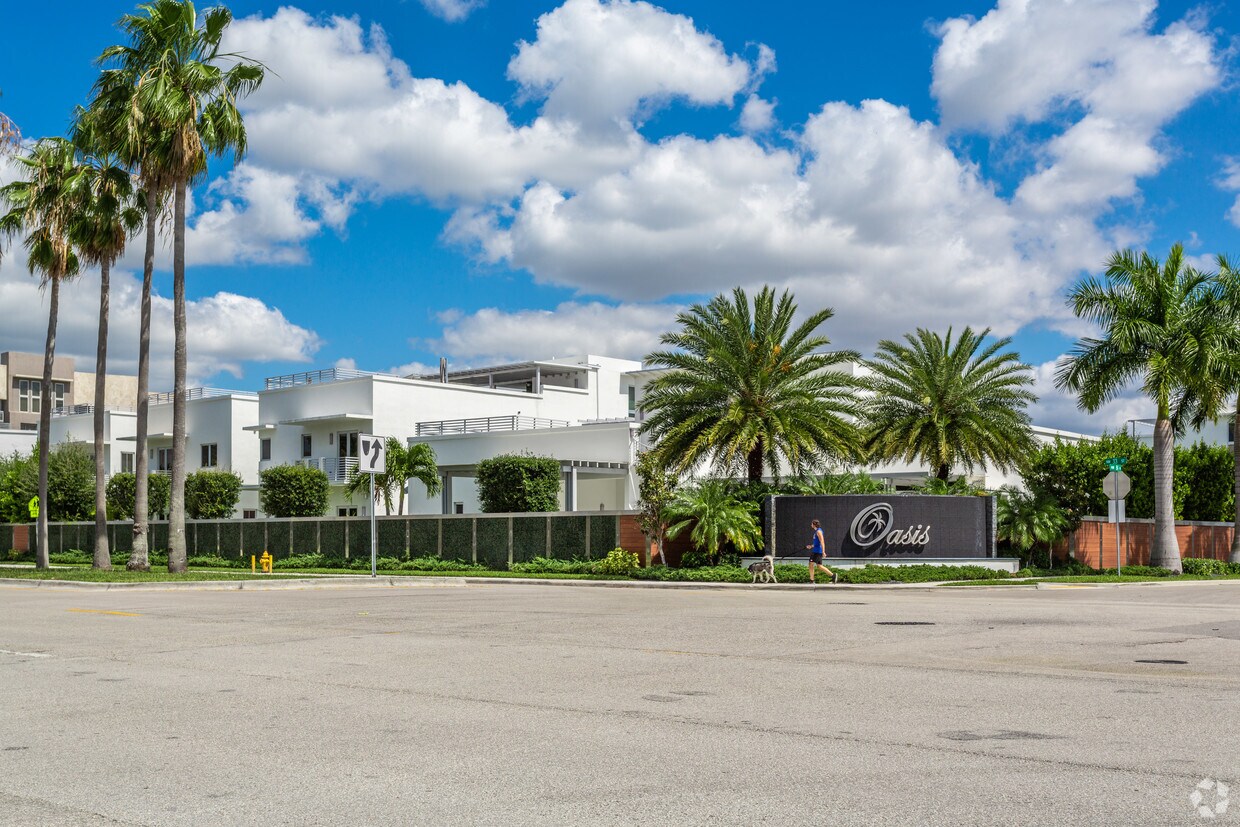Oasis Park Square at Doral Houses for Rent Doral, FL