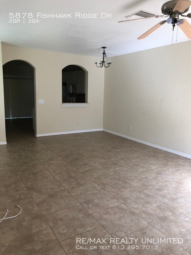 Building Photo - 5878 Fishhawk Ridge Dr Lithia 33547