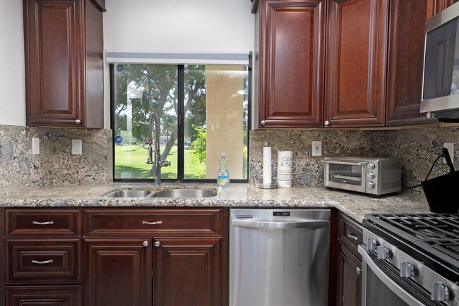 Foto del edificio - 28700 Taos Ct
