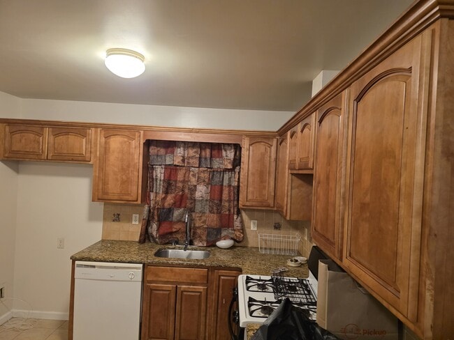 Building Photo - 45 Terhune Ave