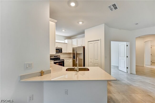 Building Photo - 20545 Hazelnut Ct S