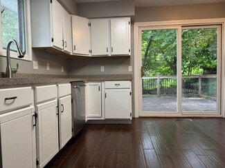 Building Photo - 3405 Brookview Dr