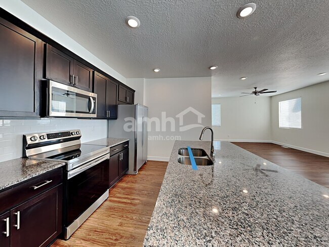 Building Photo - 5924 Verdigris Dr