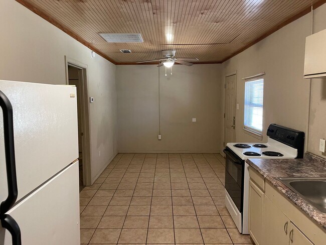 Foto del edificio - 2826 Pine St