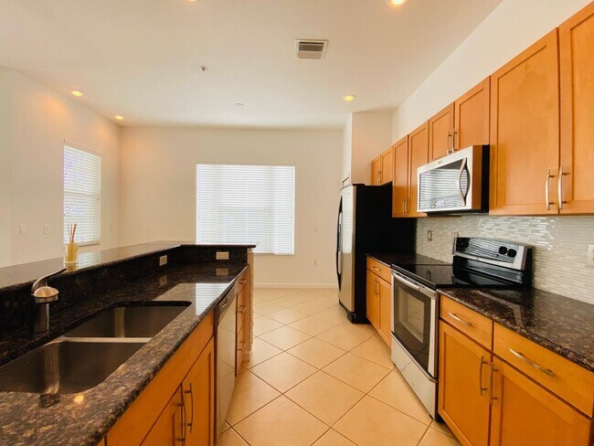 Building Photo - Just Reduced Baldwin Park Beauty - 3 Bed, ...