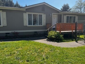 Building Photo - 1449 Anderson Ave