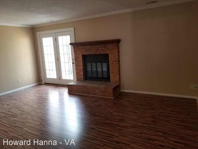 Building Photo - 2 br, 2.5 bath House - 4704 Glencoe Lane