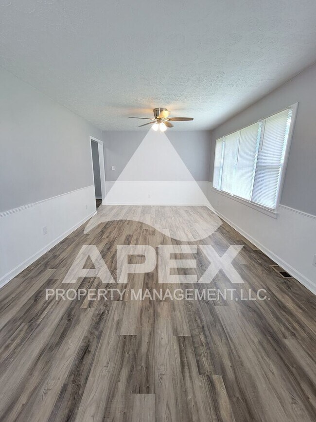 Building Photo - Beautiful 2 Bd -1 Ba Single Family Home in...