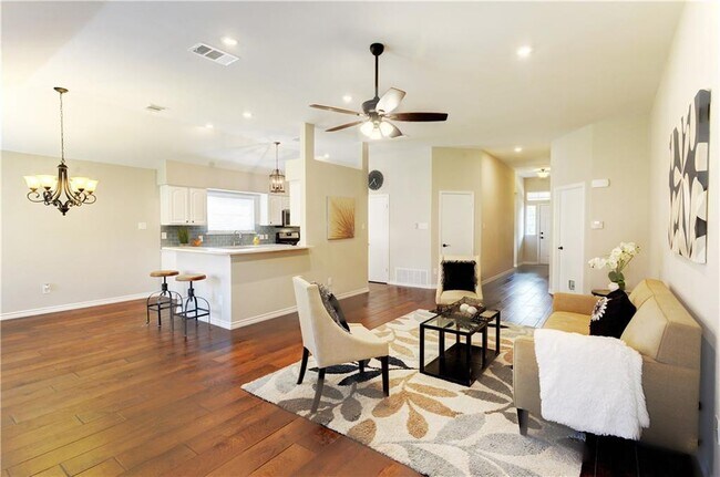 Foto del edificio - 13117 Broughton Way