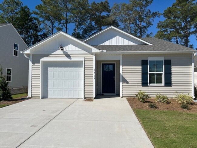 Building Photo - Cozy New-Build in Leland!