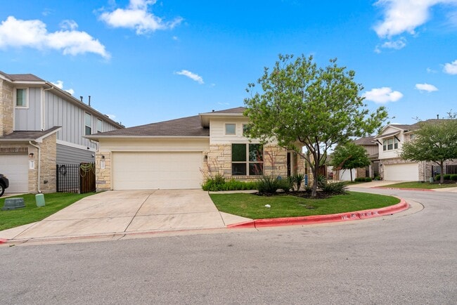 Building Photo - Beautiful 3 bedroom, 2.5 bathroom home in Summerrow Condos!!!