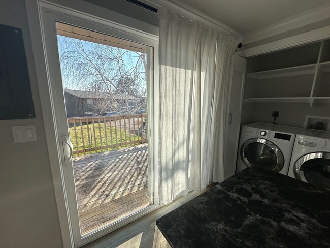 Building Photo - Orem Duplex - Upstairs