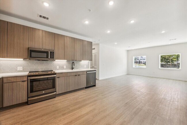Foto del edificio - 4802 S Congress Ave