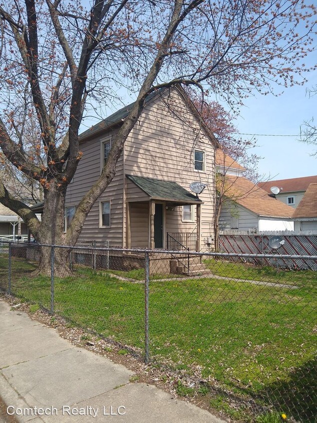 Foto principal - 3 br, 1 bath House - 200 Hart Street