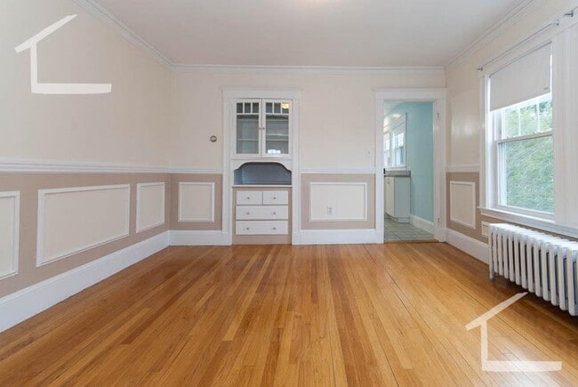 Building Photo - HOT BRIGHTON LISTING!!!!