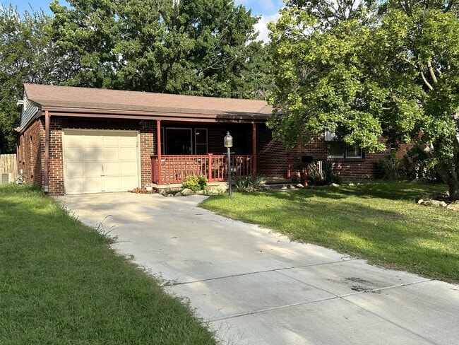 Building Photo - 368 N Hillcrest St