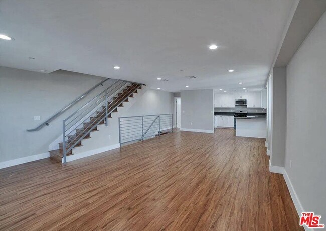 Foto del edificio - 2303 Hauser Blvd