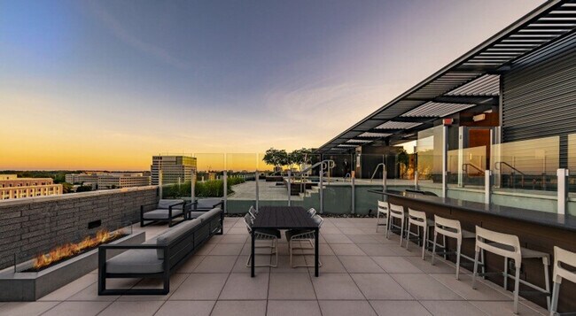 Foto del edificio - 1544 Spring Gate Dr.