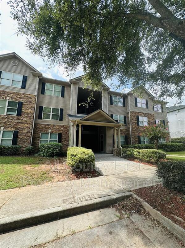 Foto del edificio - 5303 Fairington Club Dr